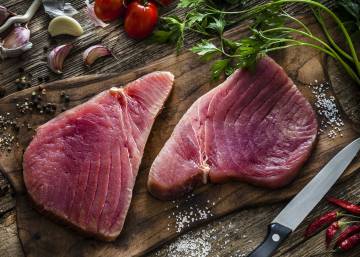 Cómo diferenciar un atún rojo de almadraba de uno teñido con remolacha