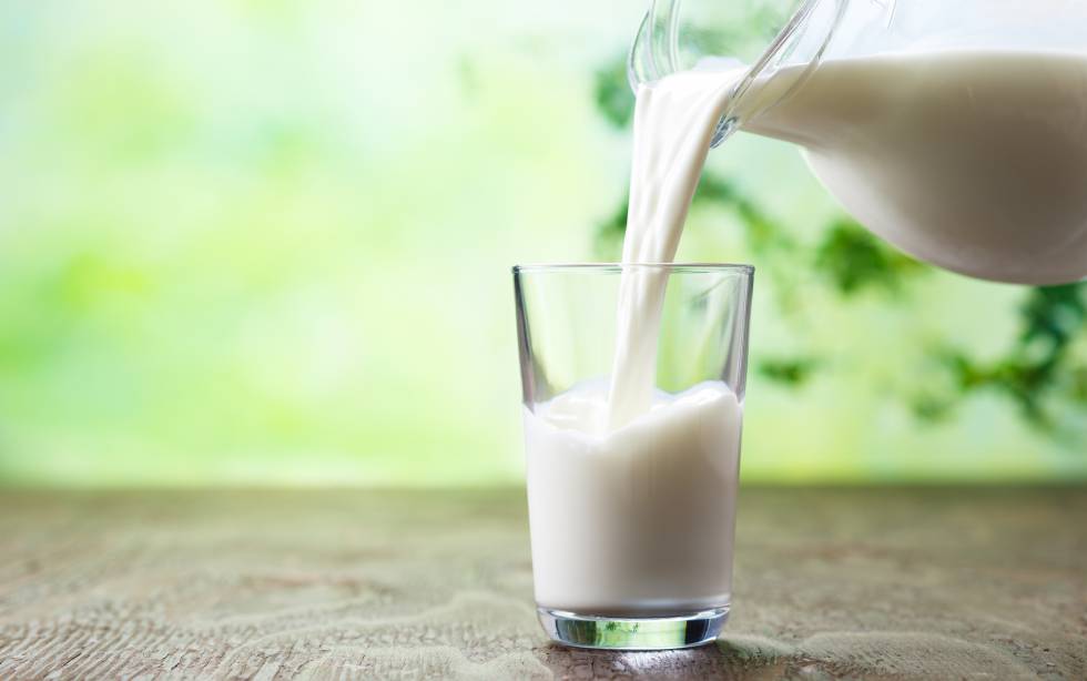 LECHE SEMIDESNATADA  Cuidado con la leche semidesnatada: un experto lanza  este importante aviso