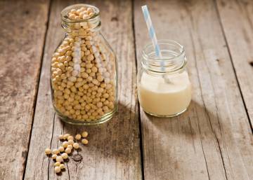 La gran ventaja de la bebida de soja frente a la leche