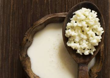 Kéfir: el lácteo perfecto para quienes les sienta mal la leche (tiene alternativa vegana)