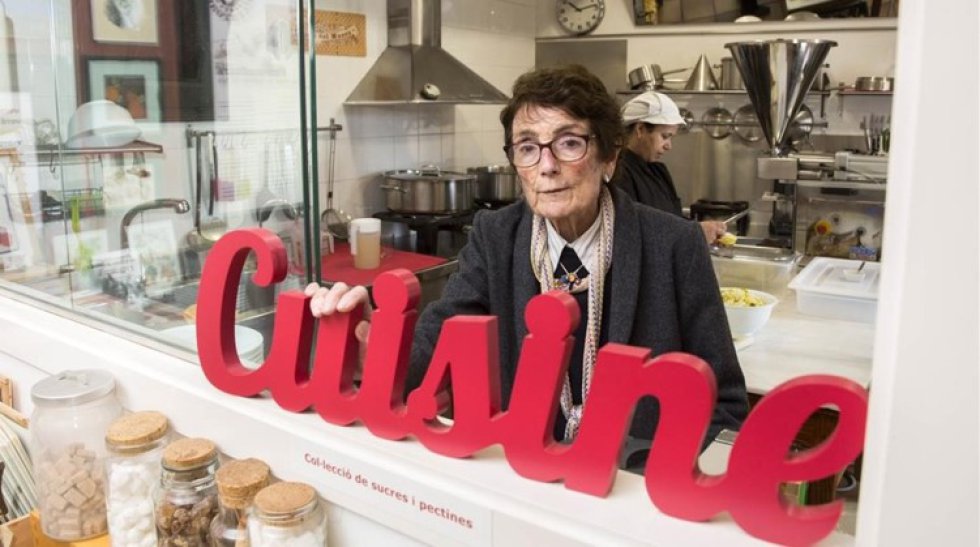La finalista más veterana tiene 86 años y es de Girona. A través de su Cooperativa de Madres de Ziguinchor, Georgina enseña a madres de esta localidad de Senegal a elaborar confituras y jaleas con frutas autóctonas para proporcionar una vida más digna a las familias de esta región.