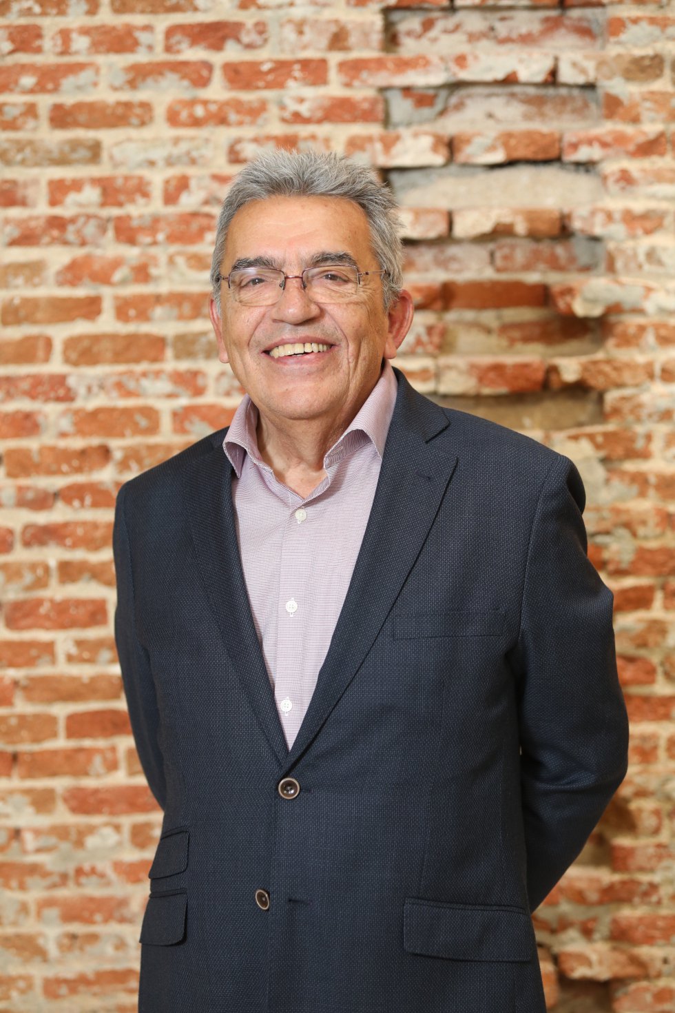 A sus 68 años, el sevillano Manuel de Ben quiere hacer sostenible la impresión 3D mediante una red de puntos limpios en los que se recuperan y reciclan los residuos que genera esta actividad. Además, en este servicio de reciclaje trabajan personas en riesgo de exclusión social.