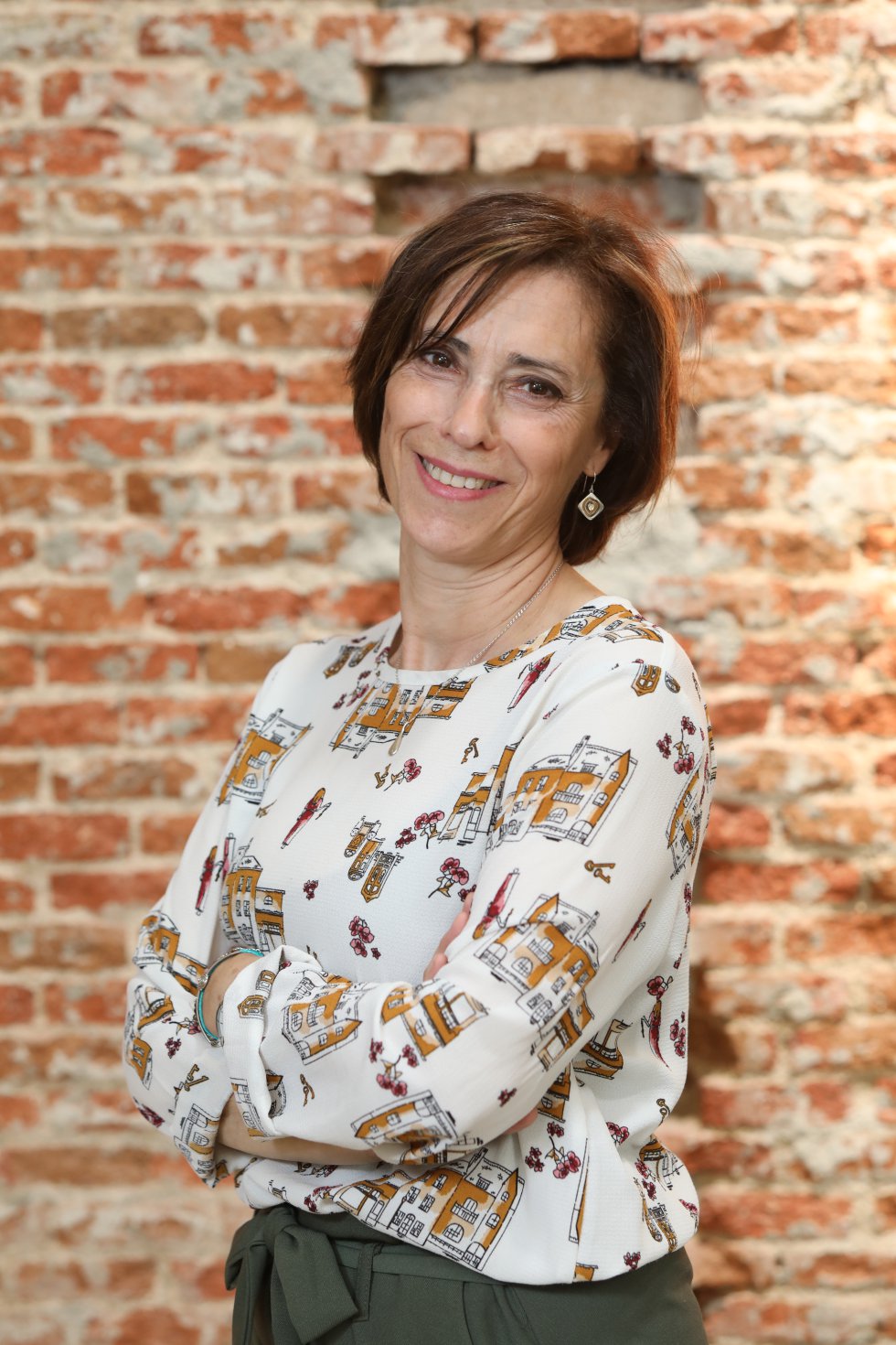 La burgalesa Rosa María Sadoril (62 años) es el alma máter de Creando Puentes, una iniciativa que busca activar al colectivo empresarial de la ciudad de Burgos para incentivar la inserción sociolaboral de jóvenes en riesgo de exclusión social implicando voluntariamente a sus trabajadores en el desarrollo profesional de estos chicos y chicas.