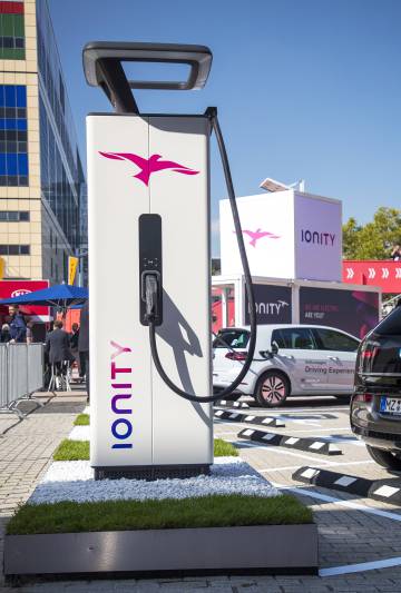 Del enchufe de casa al superrápido. Todas las formas de recargar un coche eléctrico