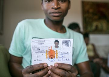 Hicham y los que le ayudaron en el laberinto burocrático