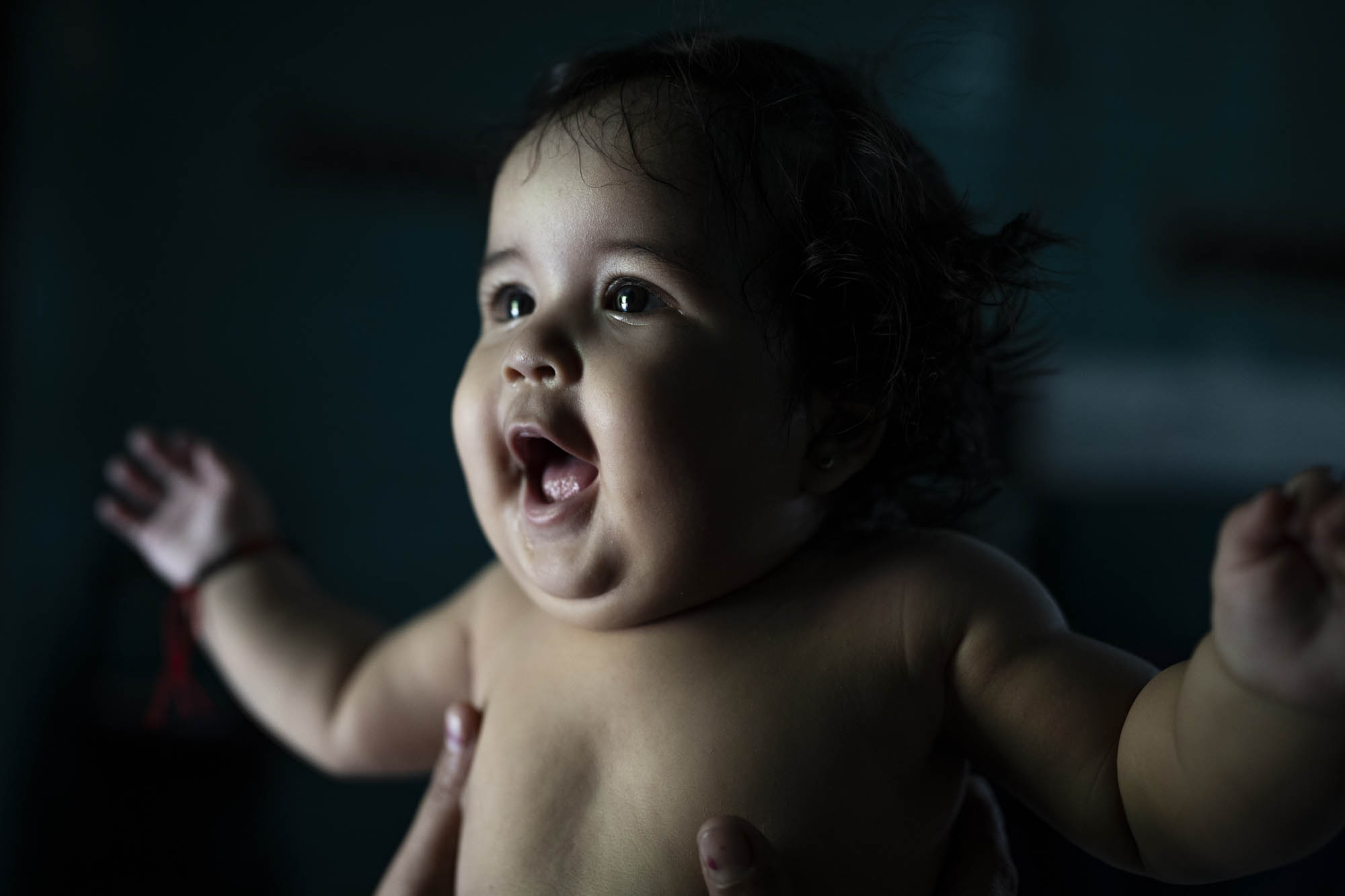 El embarazo adolescente secuestra la infancia - Colombia