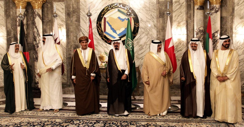 Arabia Saudi Emiratos Arabes Y Bahrein Retiran Sus Embajadores De