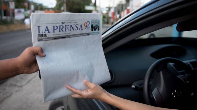 La portada en blanco que muestra la agonía de los medios nicaragüenses en la 'era Ortega'