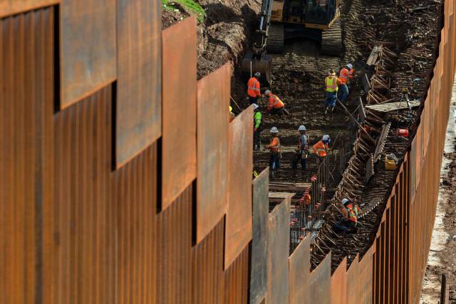 Trump declara una emergencia nacional para construir el muro con México