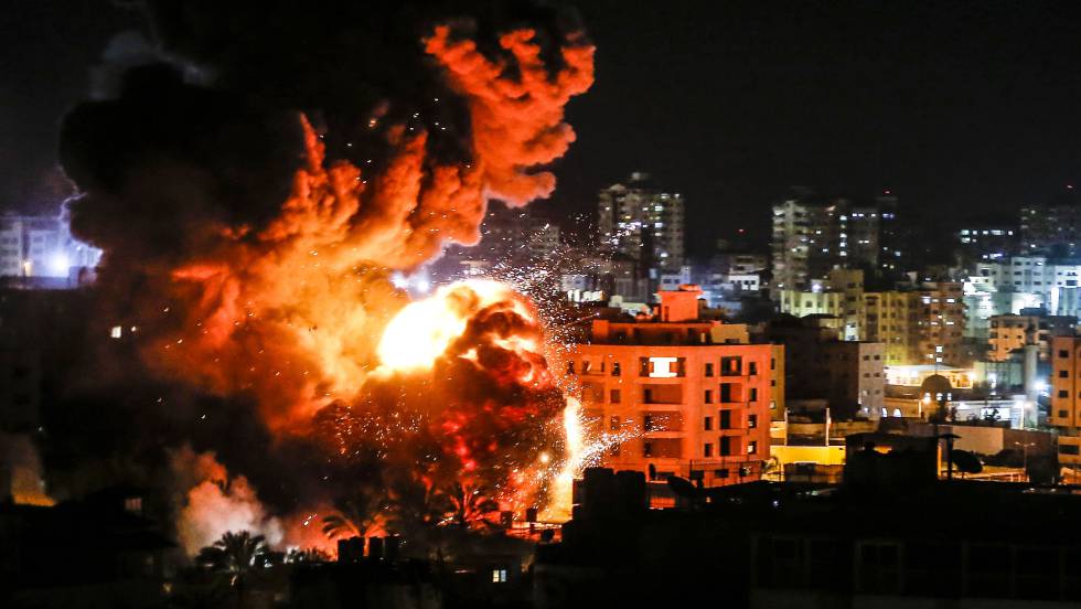 Israel bombardea Gaza en represalia por el cohete lanzado contra Tel Aviv |  Internacional | EL PAÍS