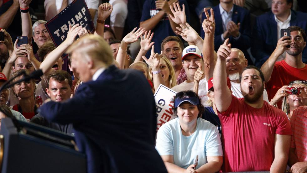 Enviala De Vuelta Enviala De Vuelta La Polemica Racista Prende En El Mitin De Trump Internacional El Pais