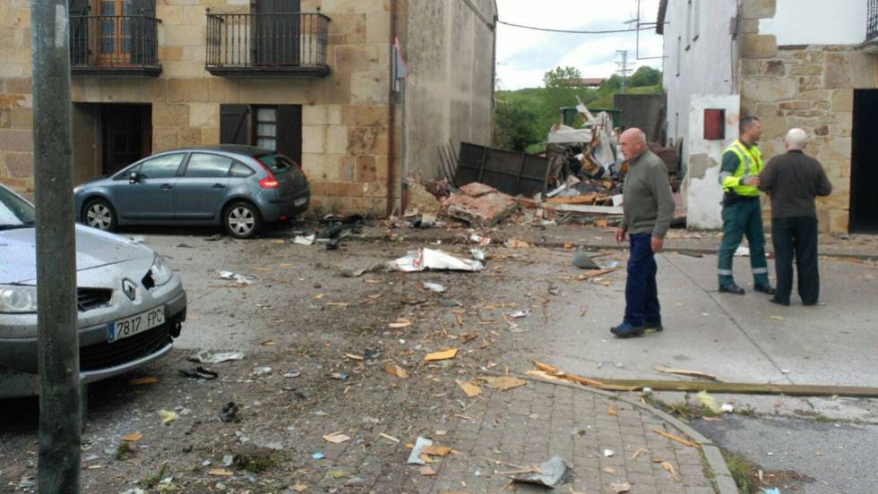 Mueren Dos Personas En Un Accidente De Avioneta En Navarra Espana El Pais