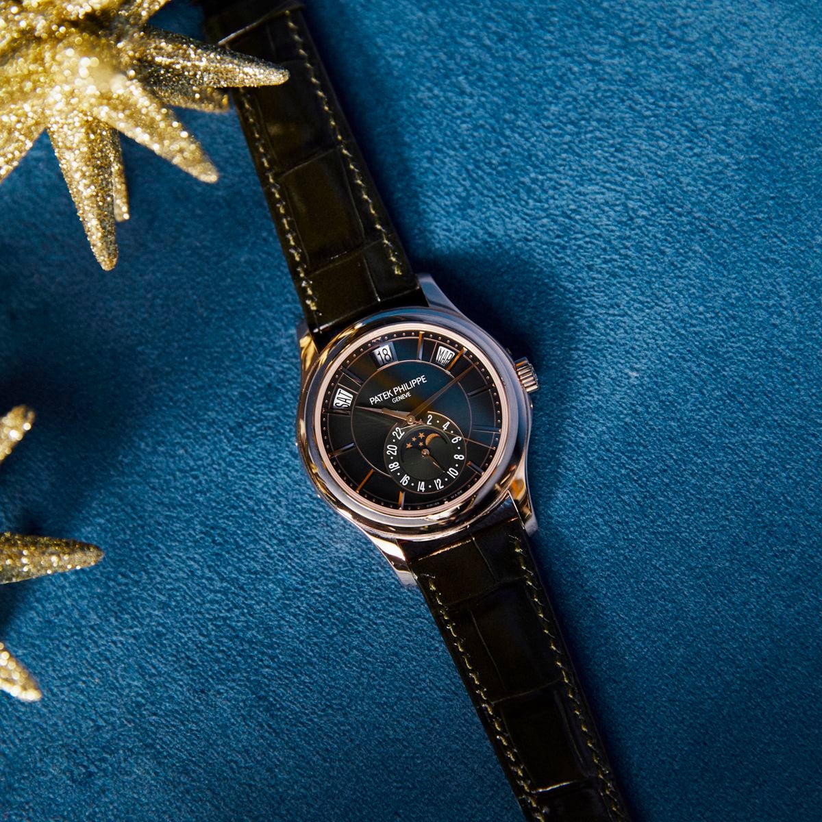 Reloj 5205R con caja de oro rosa y pulsera de piel, de Patek Philippe